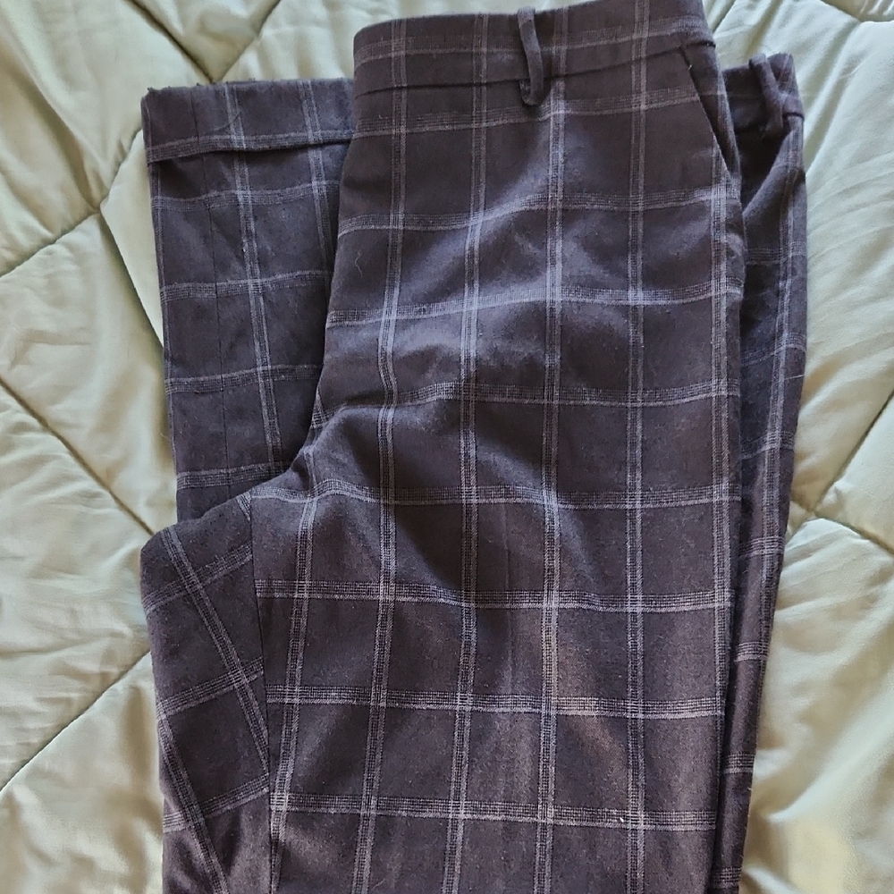 Tahari Gray Dress Pants with Windowpane Pattern